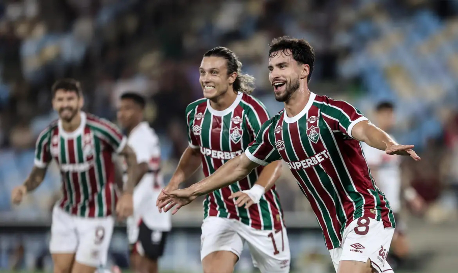 Fluminense goleia São Paulo e confirma presença na Copa Libertadores