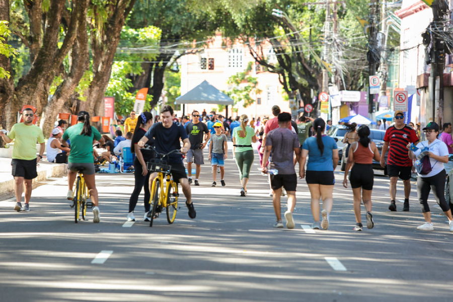 'Faixa liberada' na avenida Getúlio Vargas e reforça consolidação do domingo esportivo no Centro de Manaus